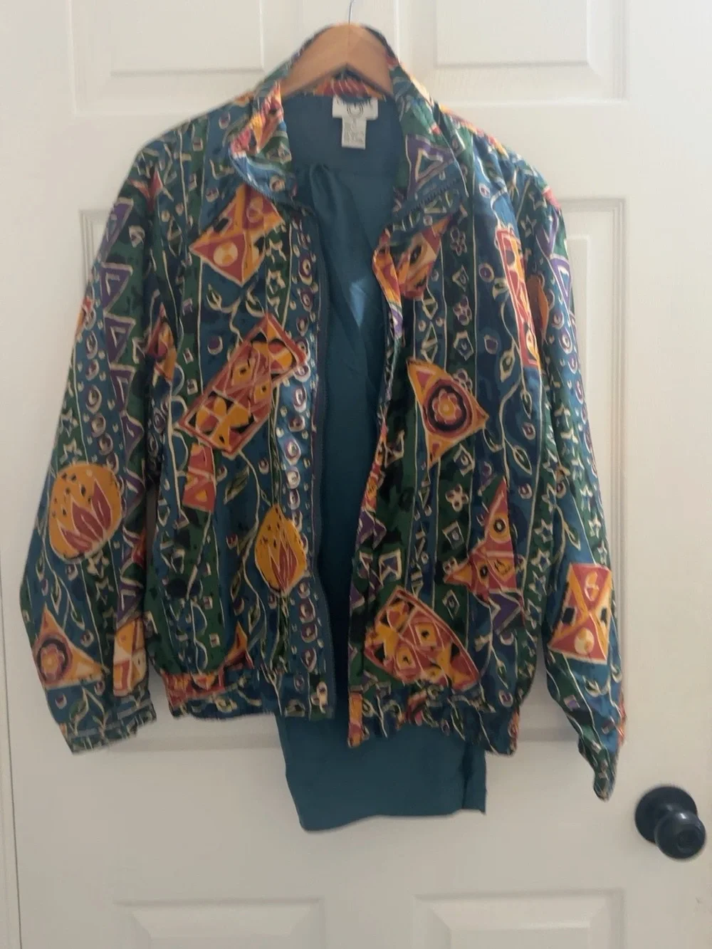 Vintage-Inspired Green Patterned Women's Jacket